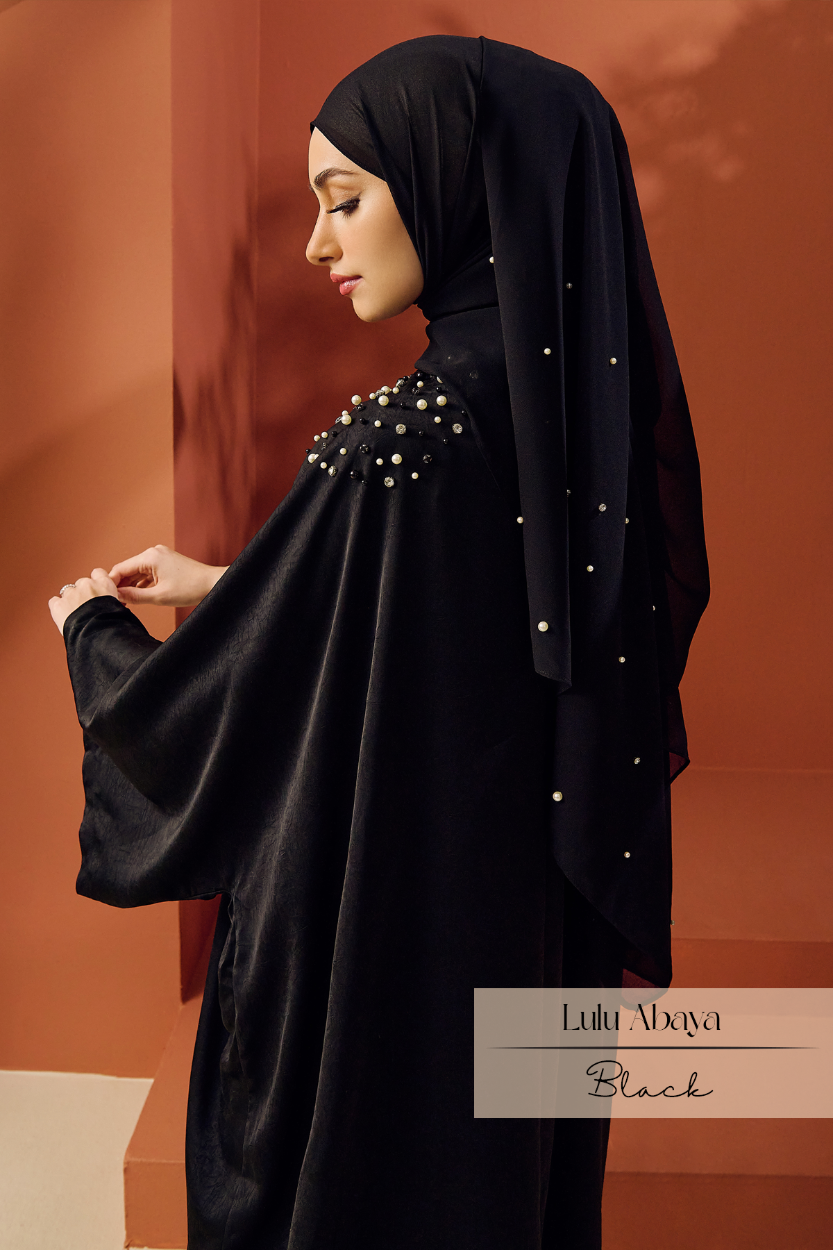 Emray: Lulu Abaya | Black