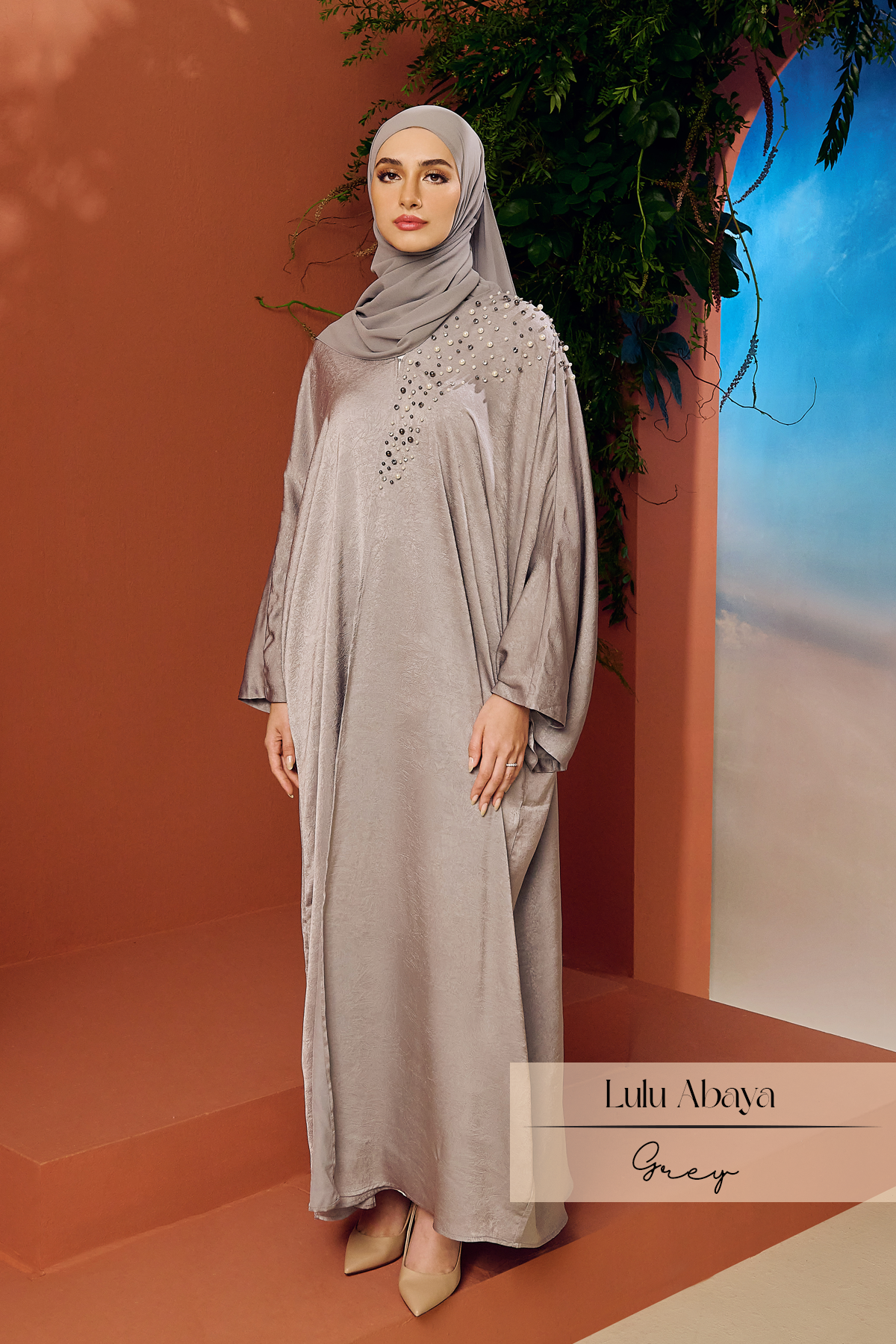 Emray: Lulu Abaya | Grey