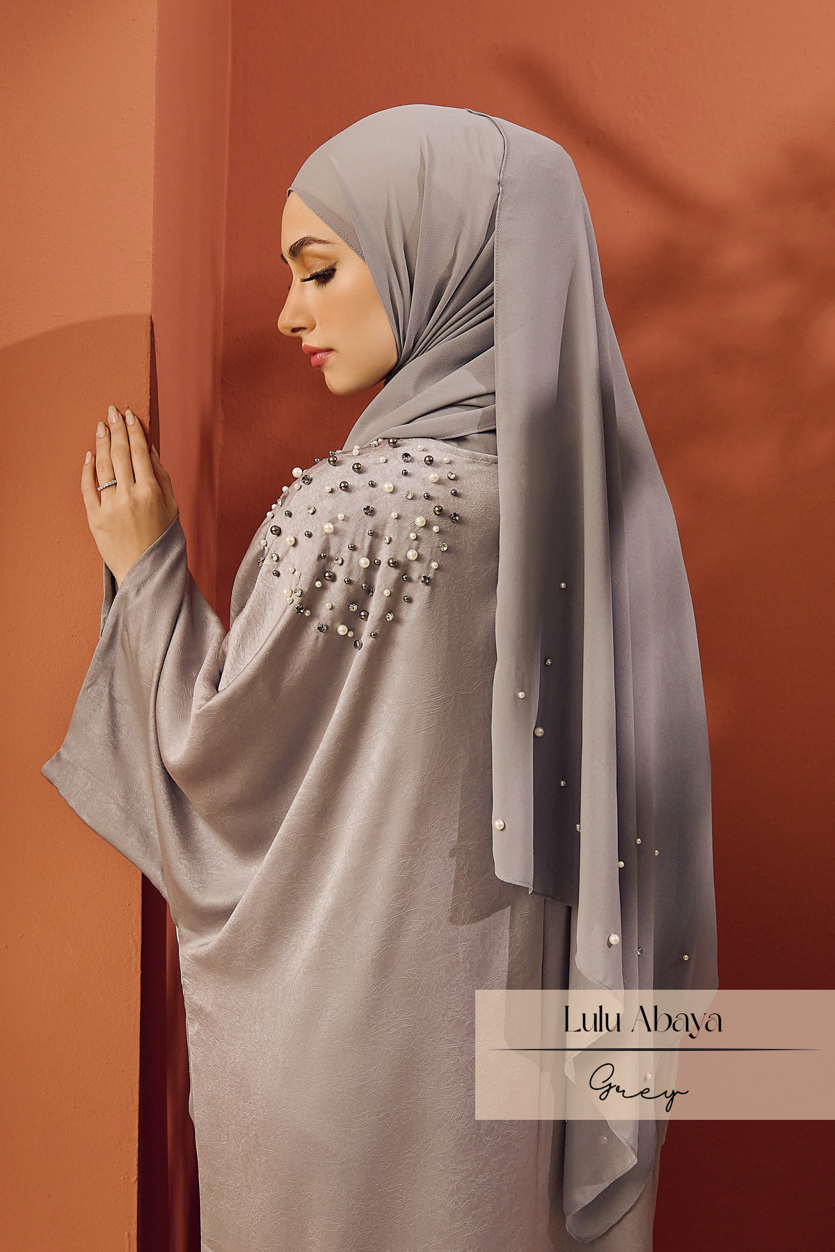 Emray: Lulu Abaya | Grey