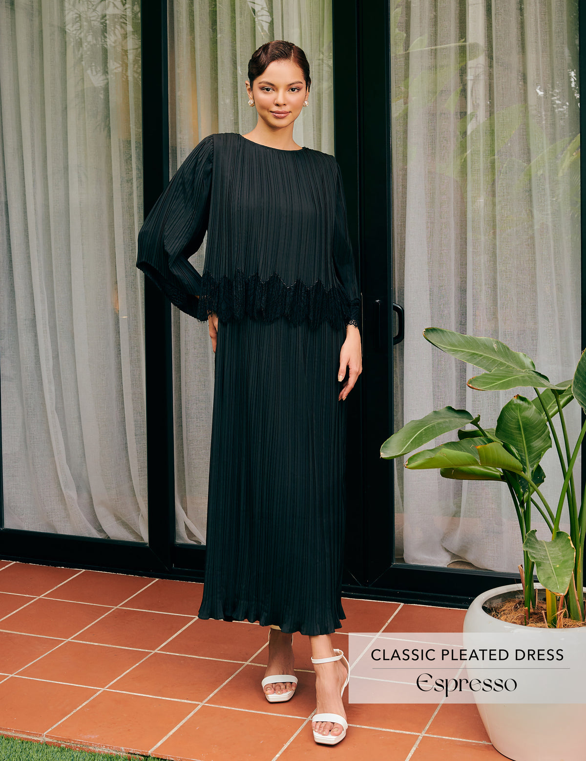 Simply Rays Classic Pleated Dress | Espresso – Simply Rays